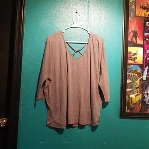 Quarter sleeve grey shirt
